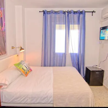 Quarto em Acomodações Particulares Cost Mercado